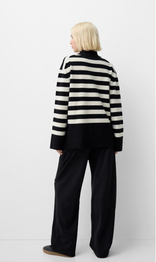 BERSHKA Dik yaka kazak - Image 6